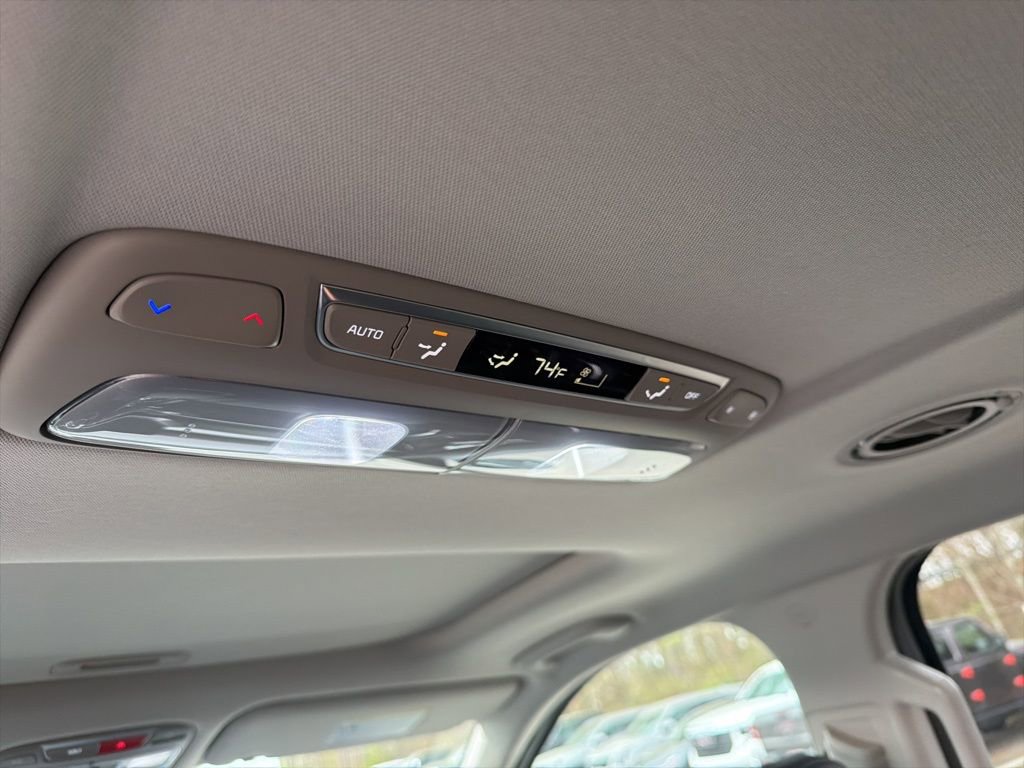 Certified 2025 Kia Telluride S image 22