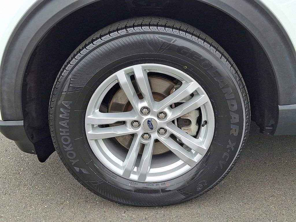 Used 2021 Ford Explorer XLT w/ Equipment Group 202A AWD/4WD image 9