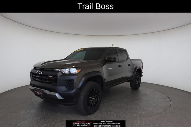 Used 2024 Chevrolet Colorado Trail Boss w/ Technology Package AWD/4WD image 2