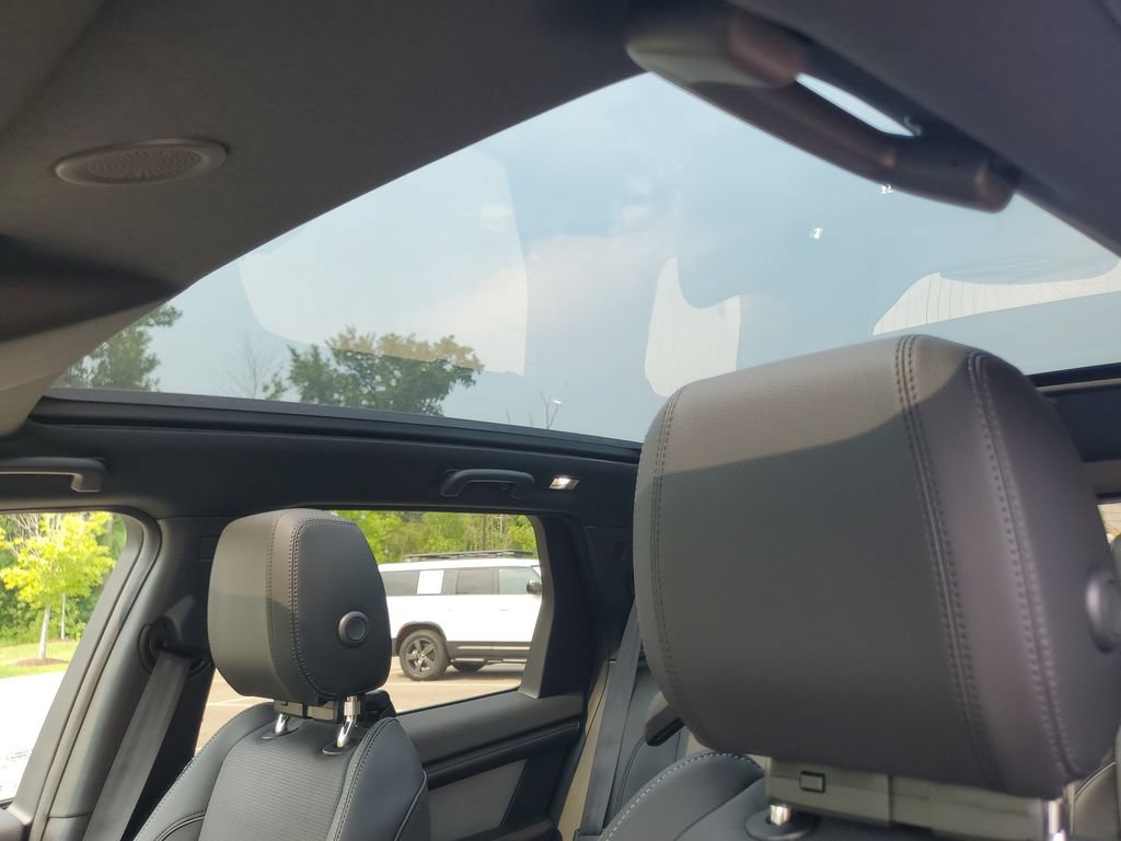 New 2026 Land Rover Discovery Sport Landmark AWD/4WD image 12