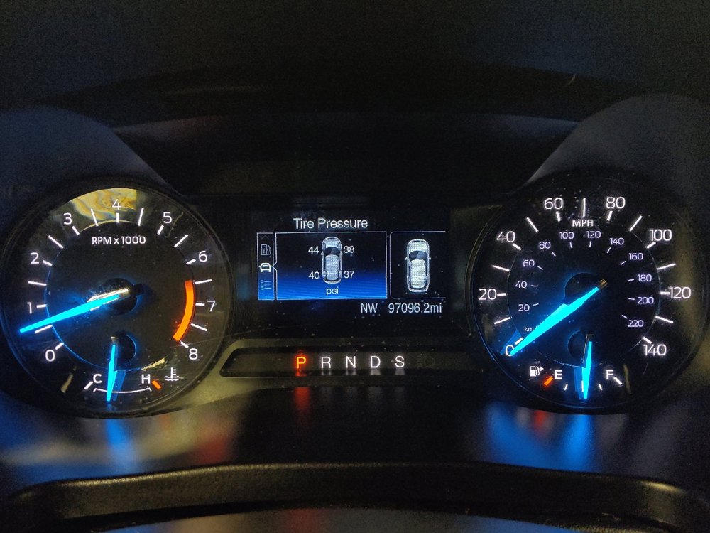 Used 2017 Ford Explorer XLT image 23