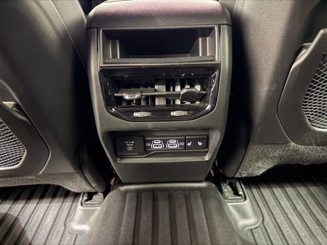 Used 2024 Jeep Grand Cherokee Limited AWD/4WD image 27