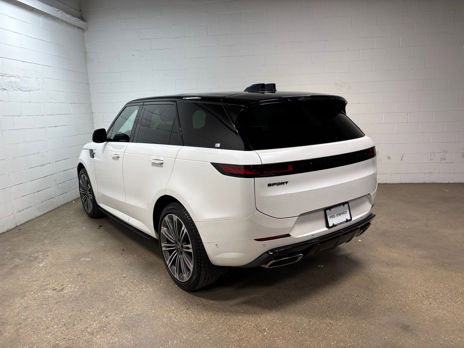 Used 2024 Land Rover Range Rover Sport Dynamic SE image 9