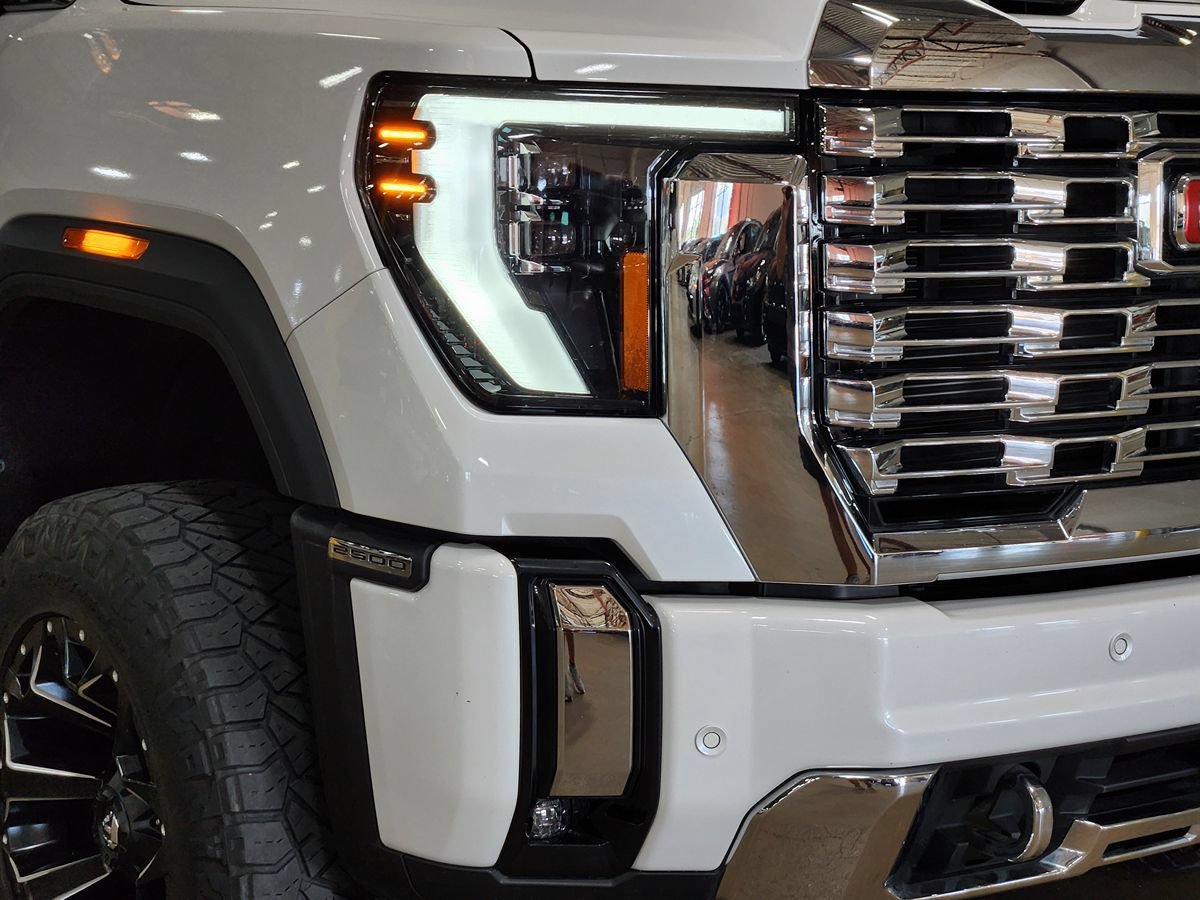 Used 2024 GMC Sierra 2500 Denali w/ Denali Reserve Package AWD/4WD image 13