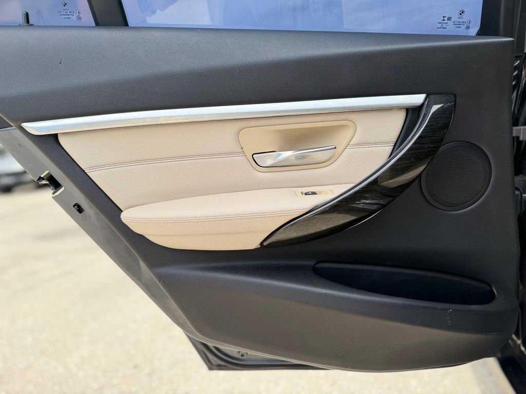 Used 2018 BMW 330i xDrive Sedan w/ Convenience Package AWD/4WD image 19