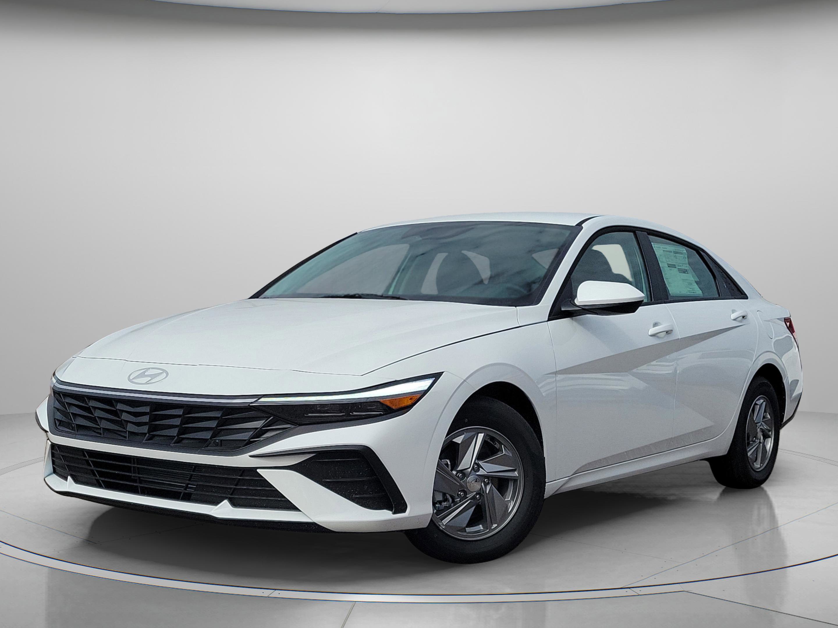 New 2026 Hyundai Elantra SE image 2