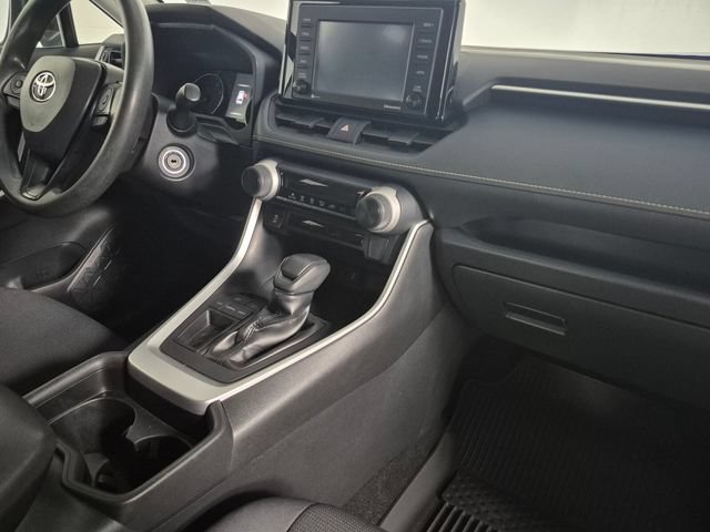 Certified 2020 Toyota RAV4 LE FWD image 32