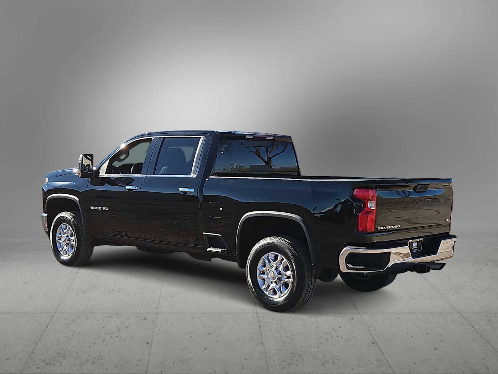 Used 2023 Chevrolet Silverado 2500 LTZ w/ LTZ Convenience Package image 6