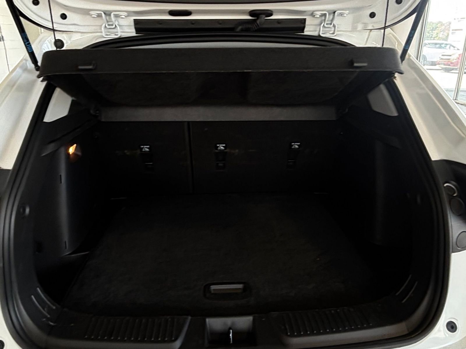 Used 2025 Chevrolet Trax LT image 31