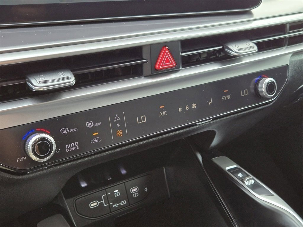 New 2025 Kia Sorento S image 16