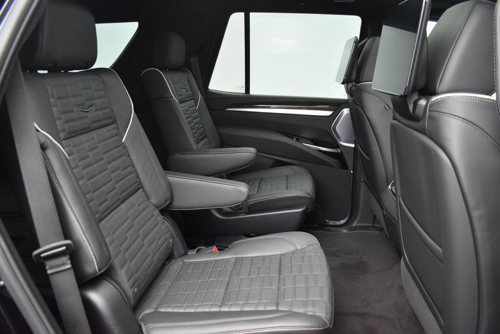 Certified 2026 Cadillac Escalade Platinum Sport w/ LPO, ONYX Package AWD/4WD image 36