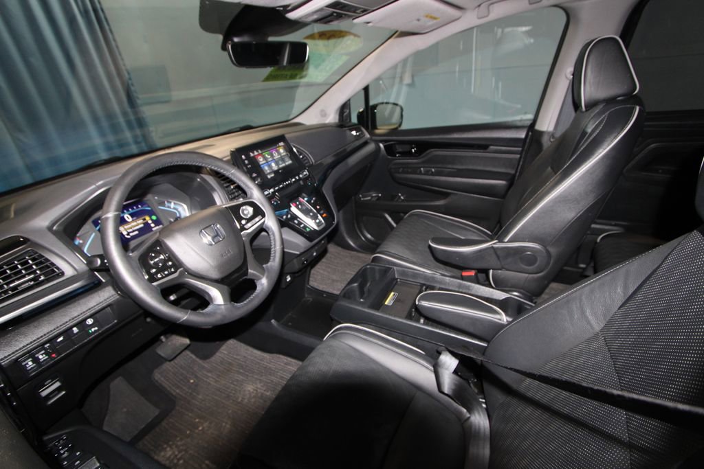 Used 2022 Honda Odyssey Elite image 2