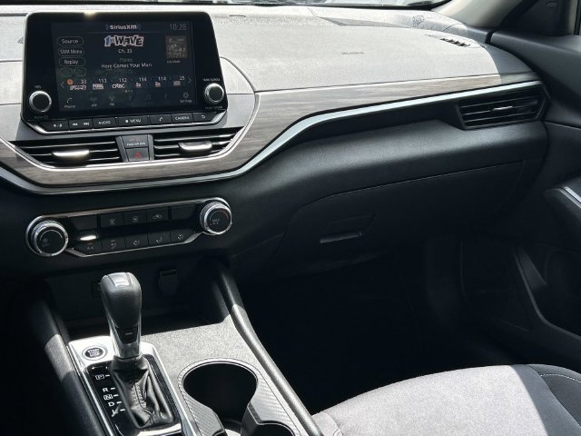 Used 2025 Nissan Altima 2.5 SV FWD image 23