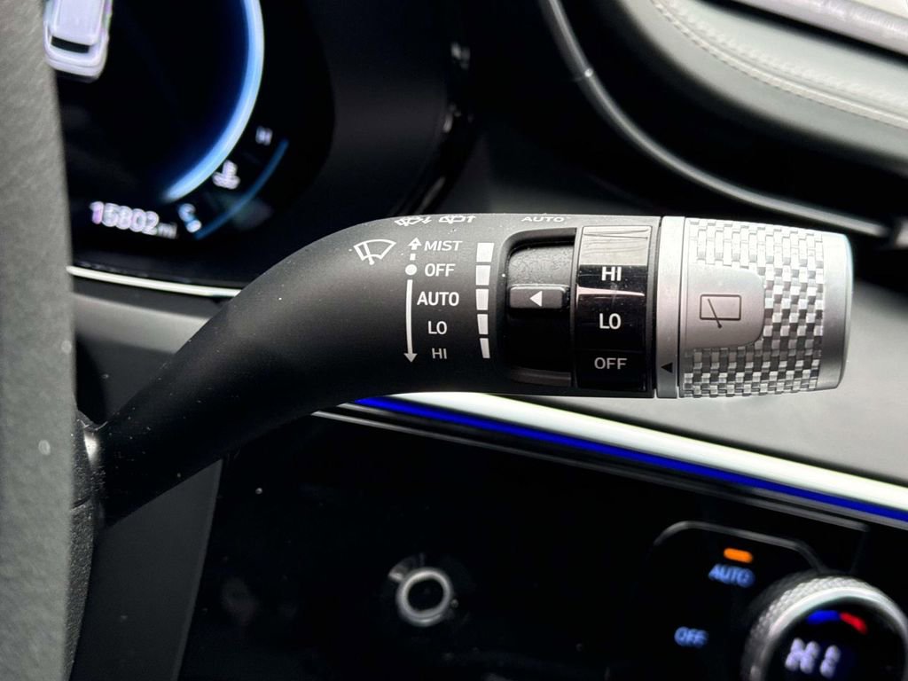 Certified 2023 Genesis GV70 2.5T w/ Sport Prestige Package image 20