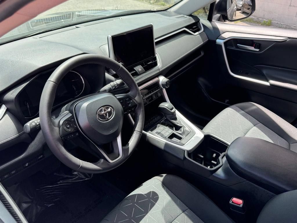 Used 2025 Toyota RAV4 XLE w/ Convenience Package AWD/4WD image 15