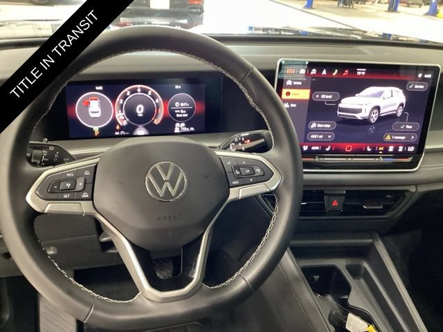 Used 2025 Volkswagen Tiguan SE w/ Panoramic Sunroof Package AWD/4WD image 6