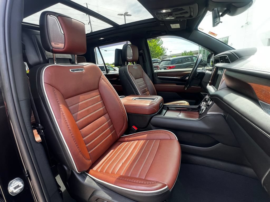 Used 2023 GMC Yukon Denali Ultimate AWD/4WD image 41