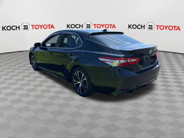 Used 2019 Toyota Camry SE w/ Convenience Package FWD image 6