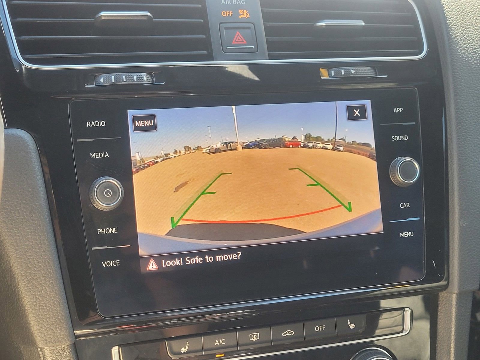 Used 2018 Volkswagen GTI SE image 22