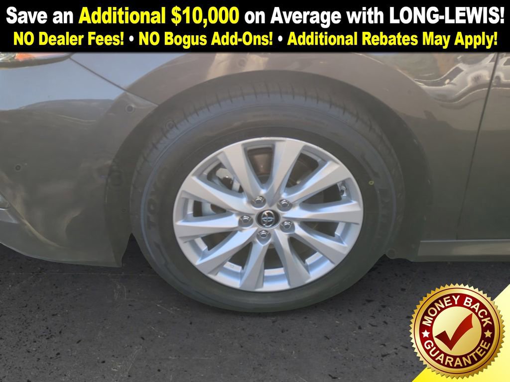 Used 2018 Toyota Camry LE image 13