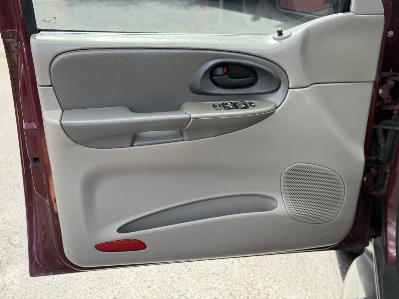 Used 2004 Chevrolet TrailBlazer LT w/ LT Preferred Equipment Group image 11