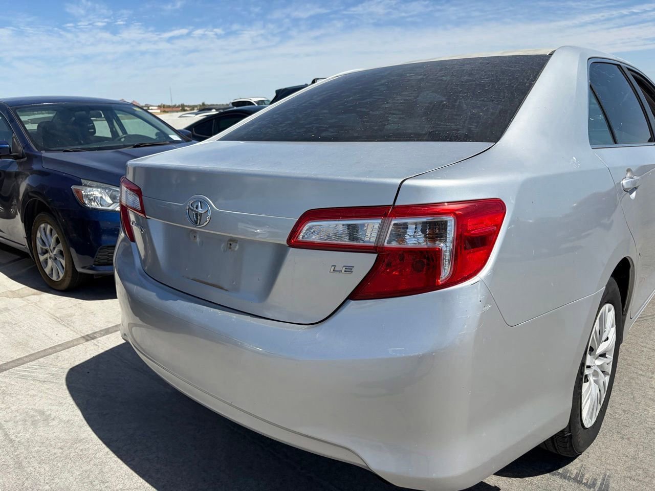 Used 2014 Toyota Camry LE FWD image 4