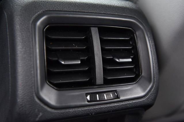 Certified 2023 Volkswagen Taos SE w/ Panoramic Sunroof Package image 22