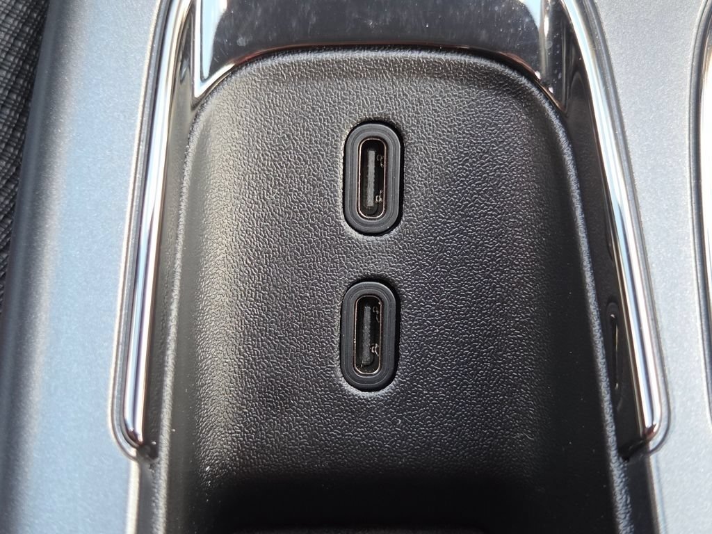 Used 2025 Chevrolet Equinox EV RS FWD image 15