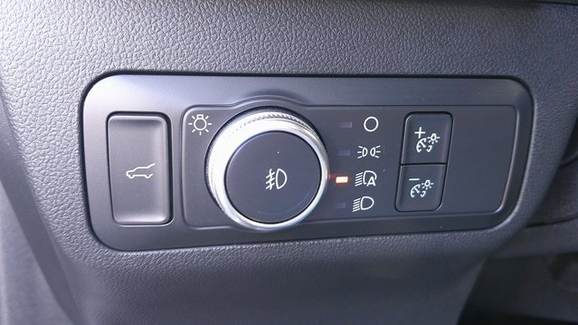 Used 2020 Ford Escape Titanium image 13