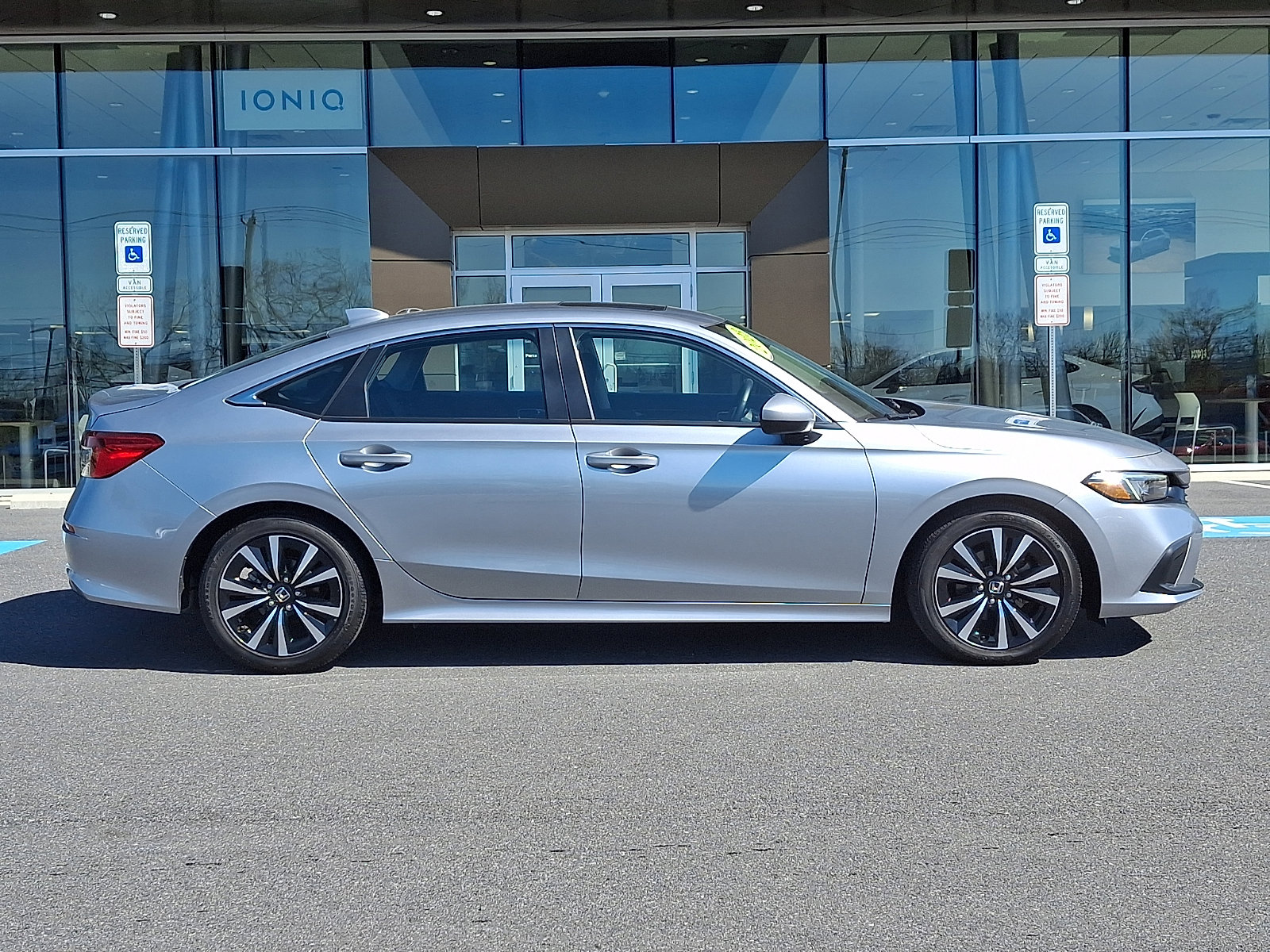 Used 2023 Honda Civic EX image 7