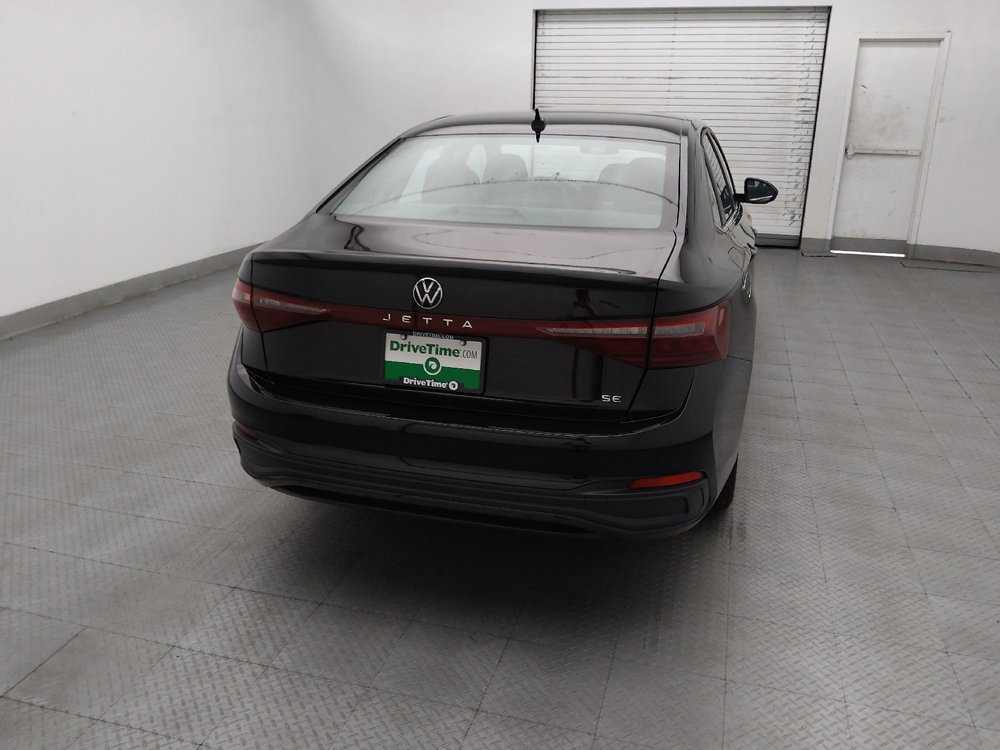 Used 2025 Volkswagen Jetta SE FWD image 7