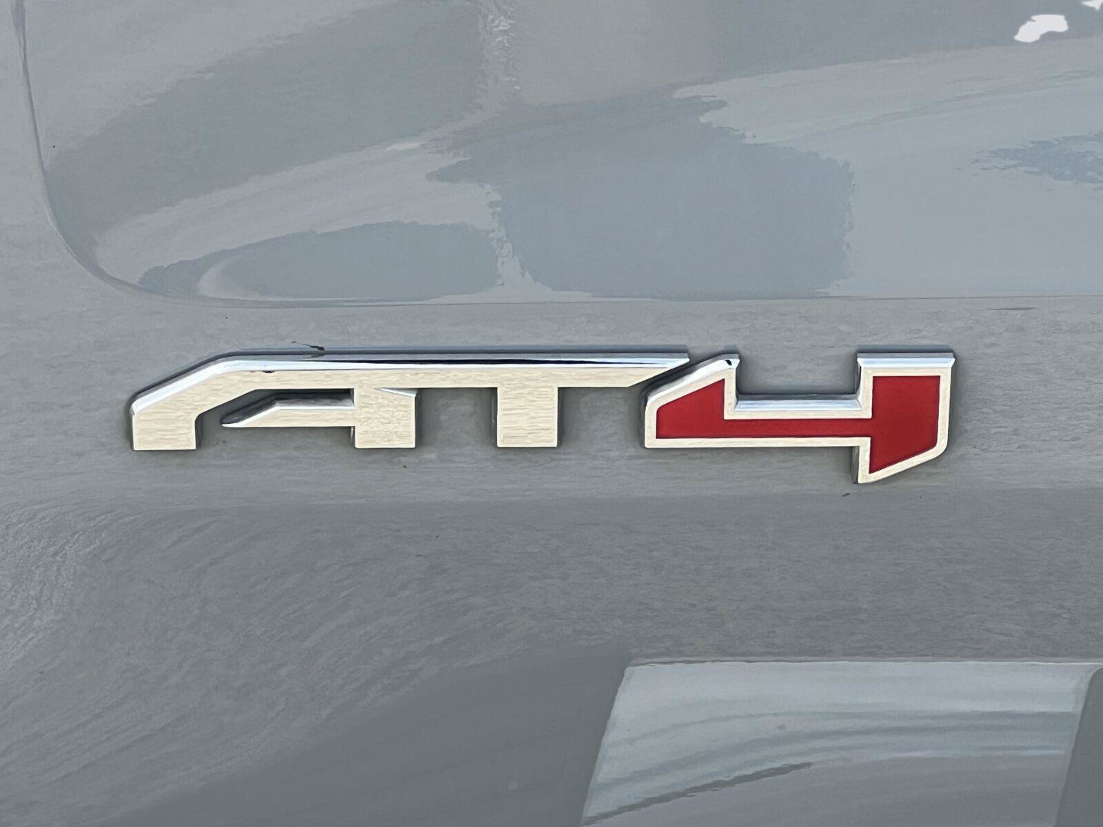Used 2024 GMC Sierra 1500 AT4 w/ Technology Package AWD/4WD image 10