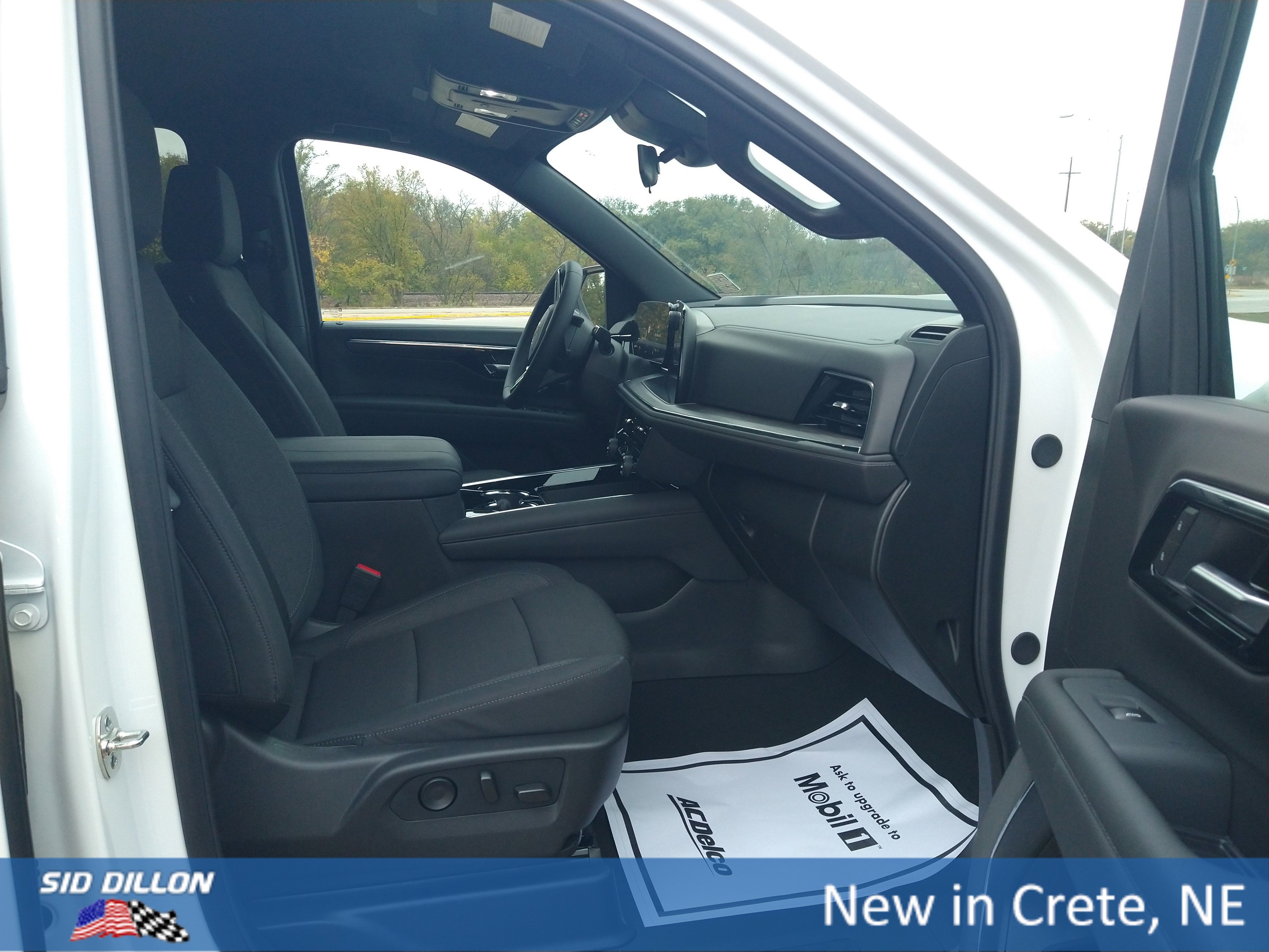 New 2026 Chevrolet Suburban LS image 4