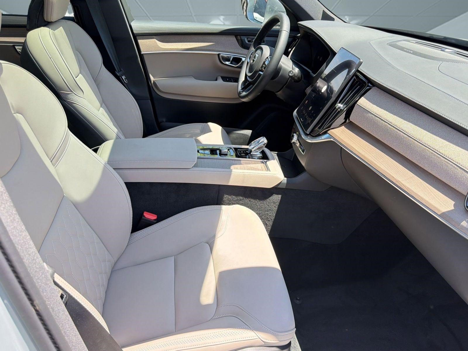 New 2026 Volvo XC90 B6 Plus w/ Protection Package Premier AWD/4WD image 30