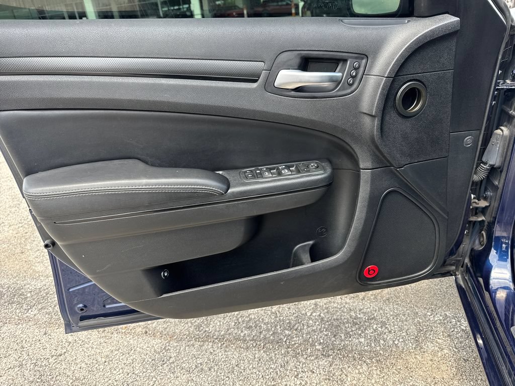 Used 2014 Chrysler 300 S w/ Luxury Group RWD image 10