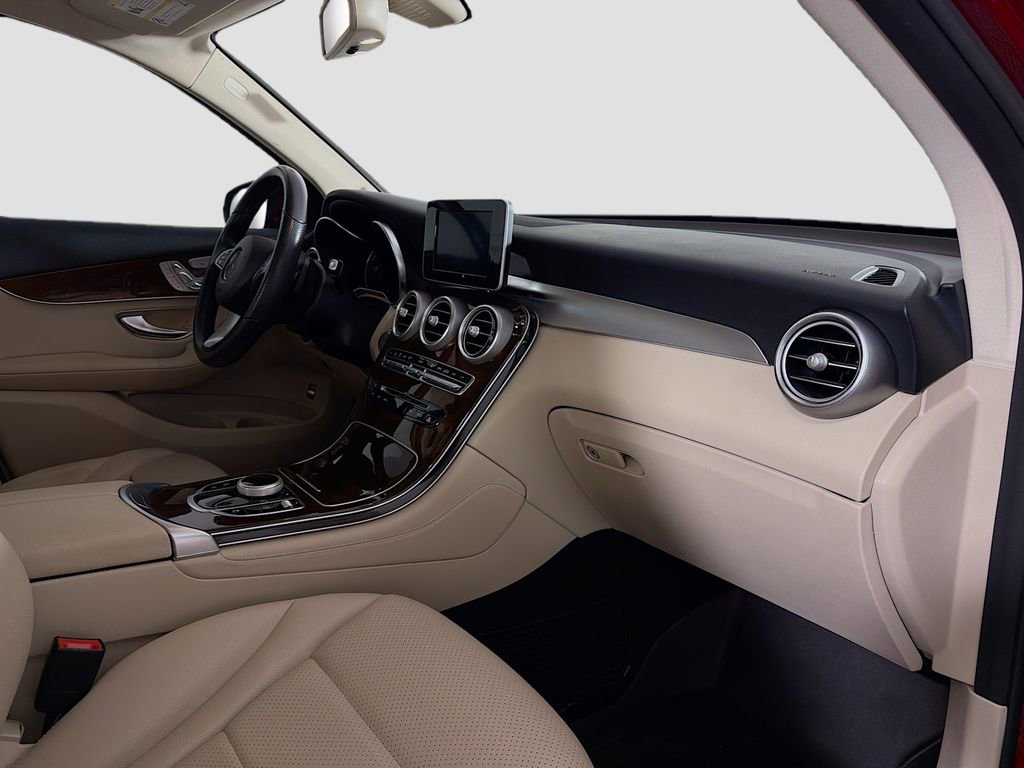 Certified 2018 Mercedes-Benz GLC 300 4MATIC image 31