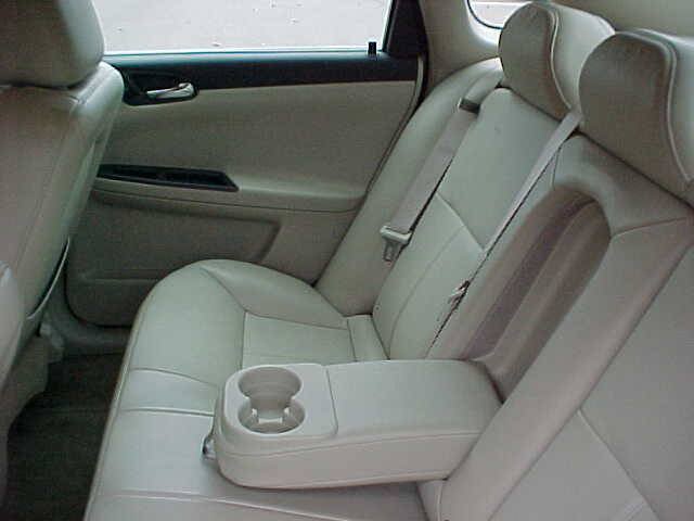 Used 2009 Chevrolet Impala LT w/ Luxury Edition Package FWD image 15