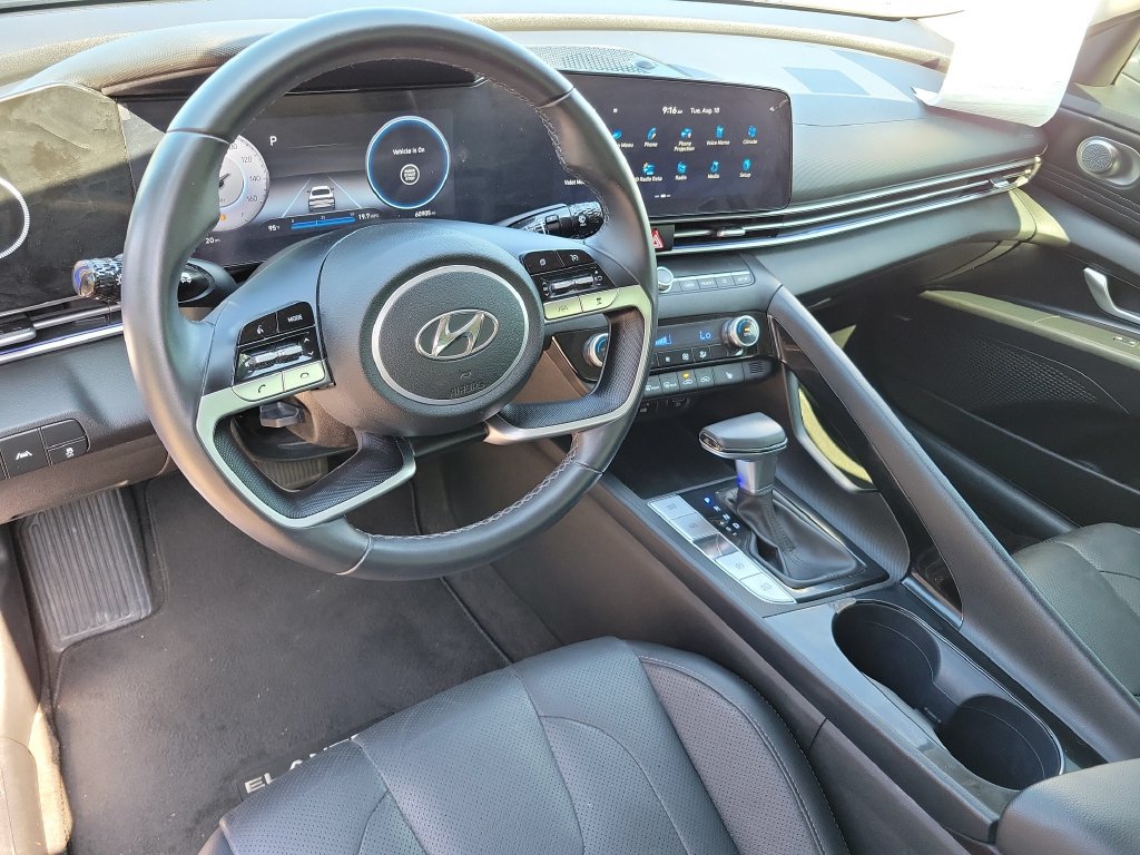 Used 2023 Hyundai Elantra Limited FWD image 13