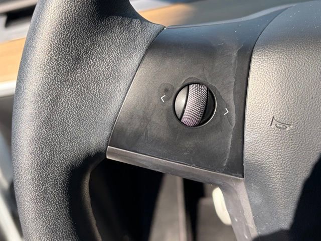 Used 2022 Tesla Model Y Performance image 18