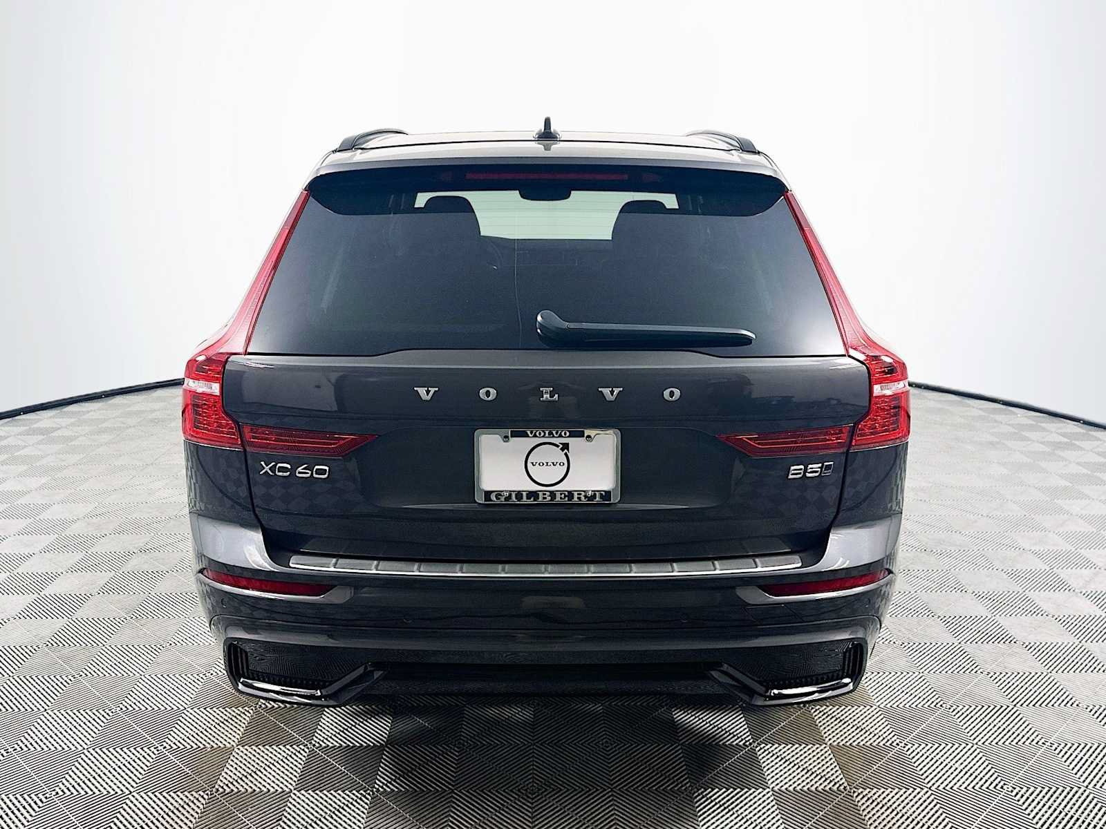 Used 2023 Volvo XC60 B5 Plus w/ Climate Package AWD/4WD image 6