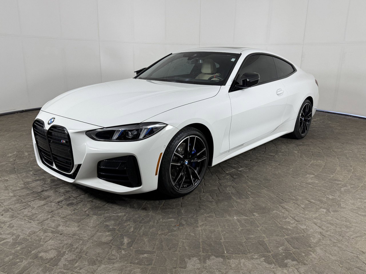 Used 2025 BMW 440i xDrive Coupe w/ Premium Package image 4