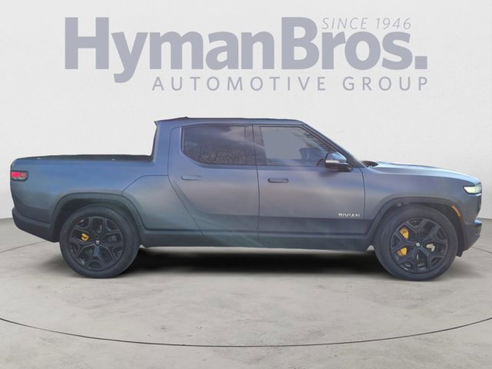 Used 2022 Rivian R1T Adventure image 2