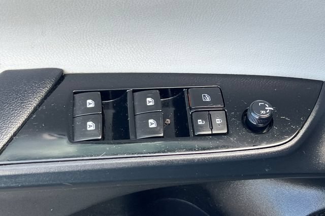 Used 2017 Toyota Prius Four FWD image 12