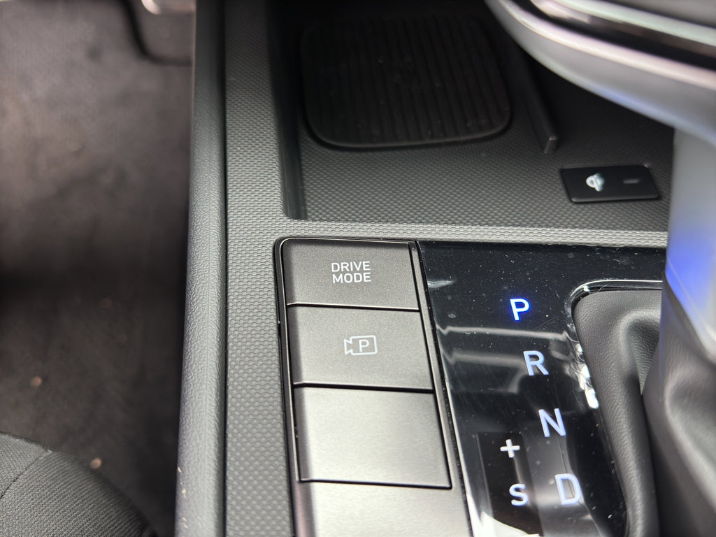 New 2025 Hyundai Elantra Sport image 22