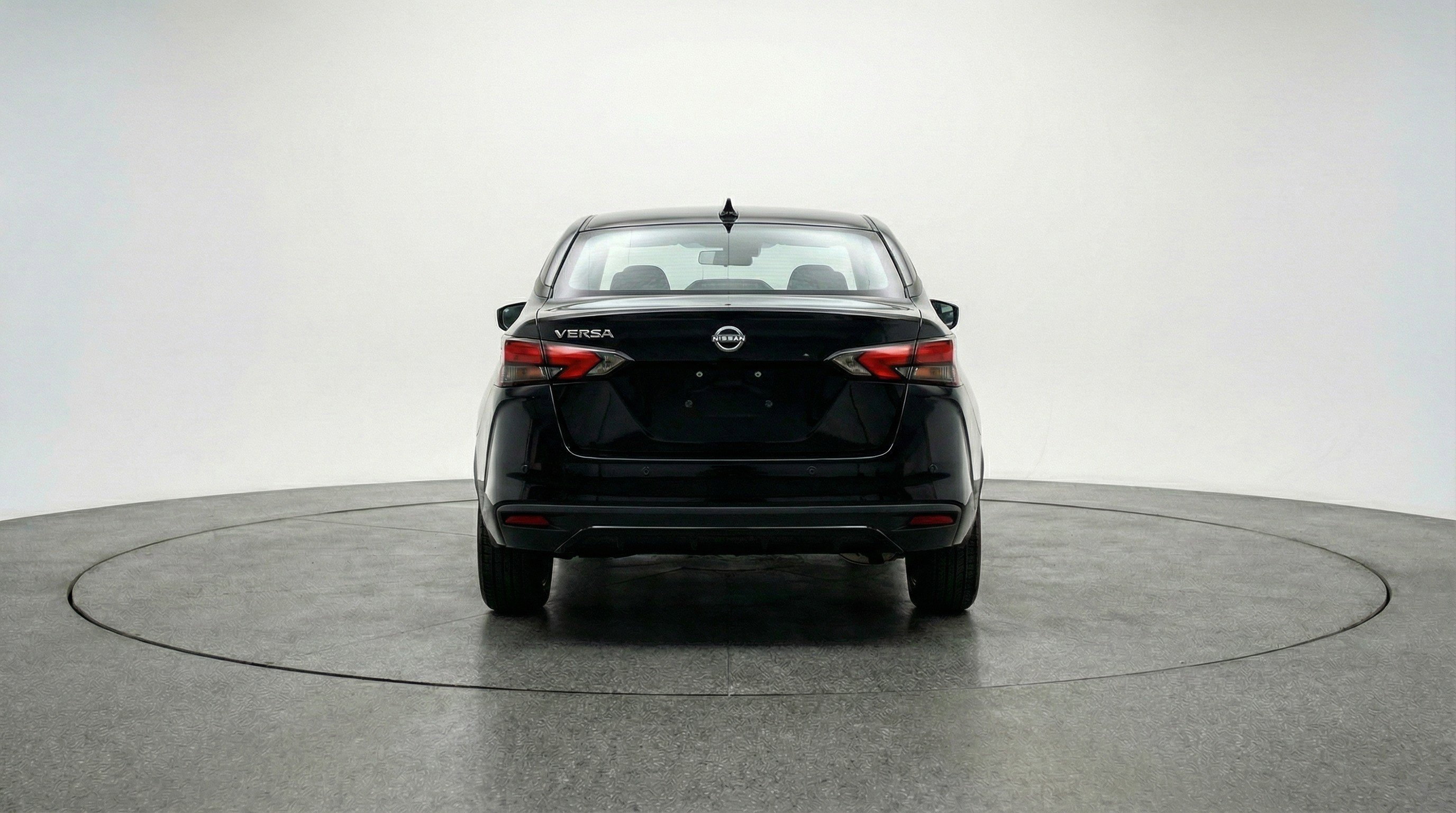 Used 2025 Nissan Versa SV image 7