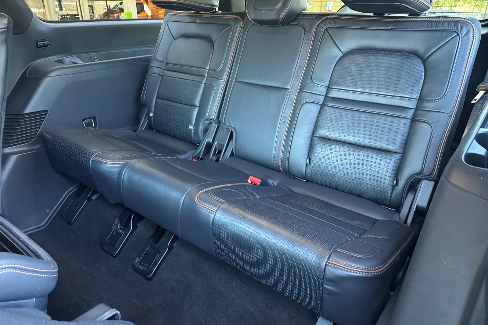 Certified 2024 Lincoln Navigator L Black Label AWD/4WD image 15