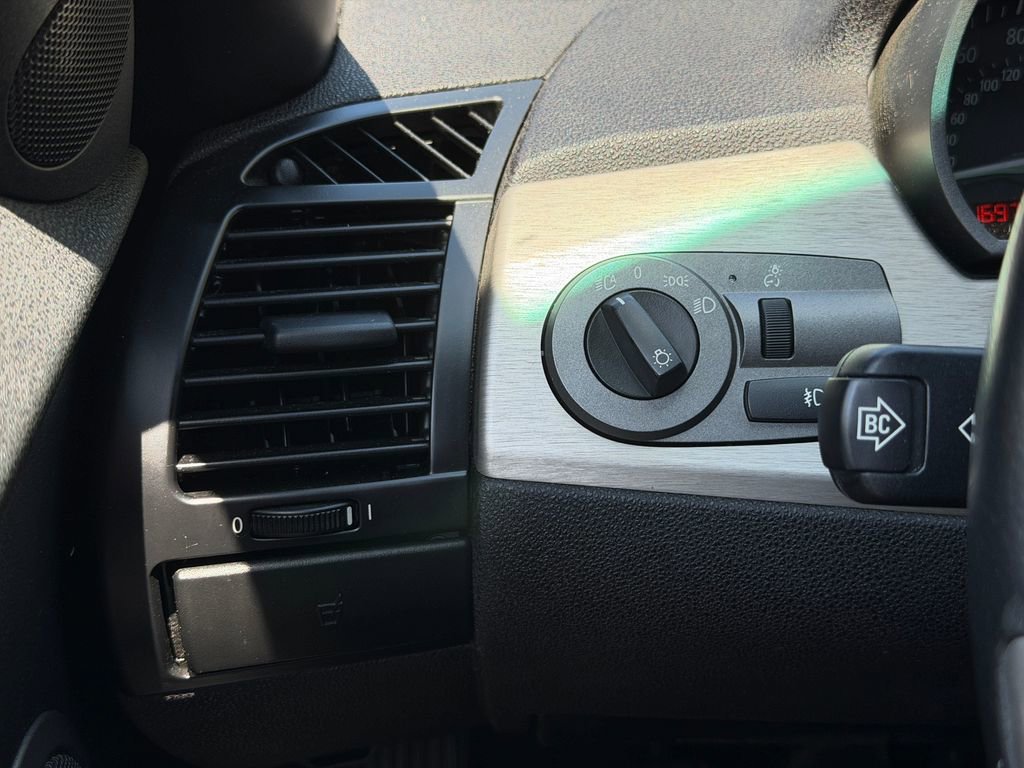 Used 2004 BMW Z4 2.5i RWD image 20