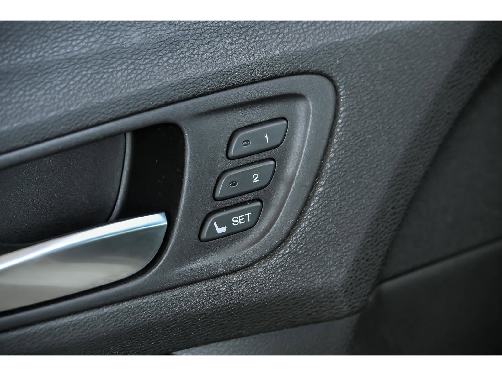 Used 2015 Acura TLX V6 w/ Technology Package FWD image 10