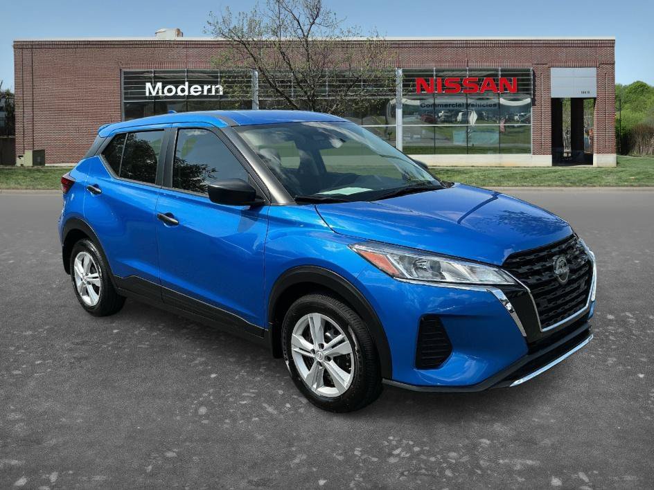 Used 2025 Nissan Kicks Play S FWD image 5
