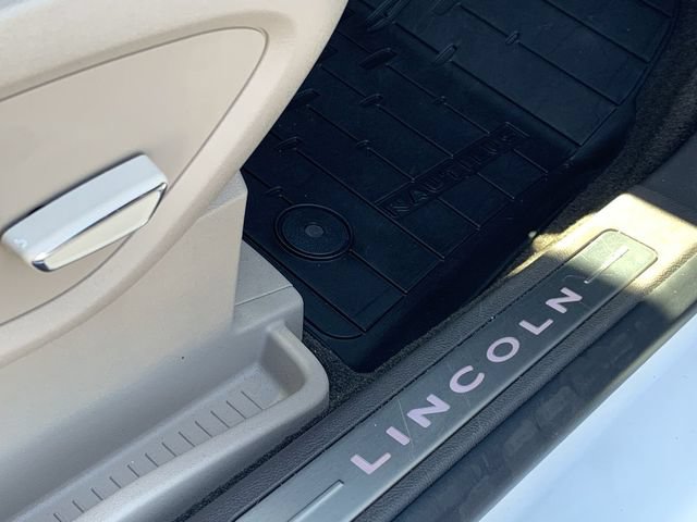 Used 2022 Lincoln Nautilus Reserve w/ Equipment Group 201A FWD image 14